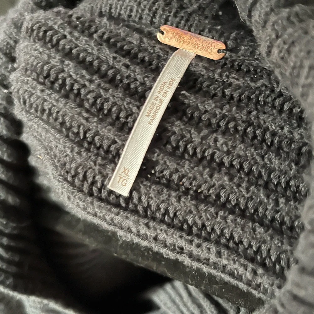 Free People Sweater - Picture 2 of 2